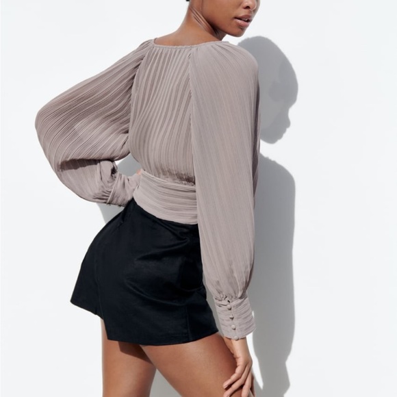 Zara Grey Taupe Pleated Crop Top - Picture 3 of 7